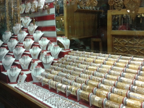 Gold - massenweise im Bazar